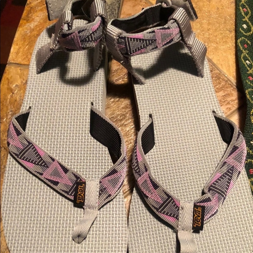 Women’s Tevas